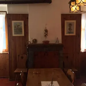 Nel Set Di Piccolo Antico Viola Valsolda