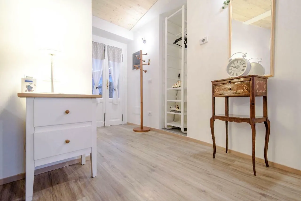 Il Borghetto Di Torno Apartment